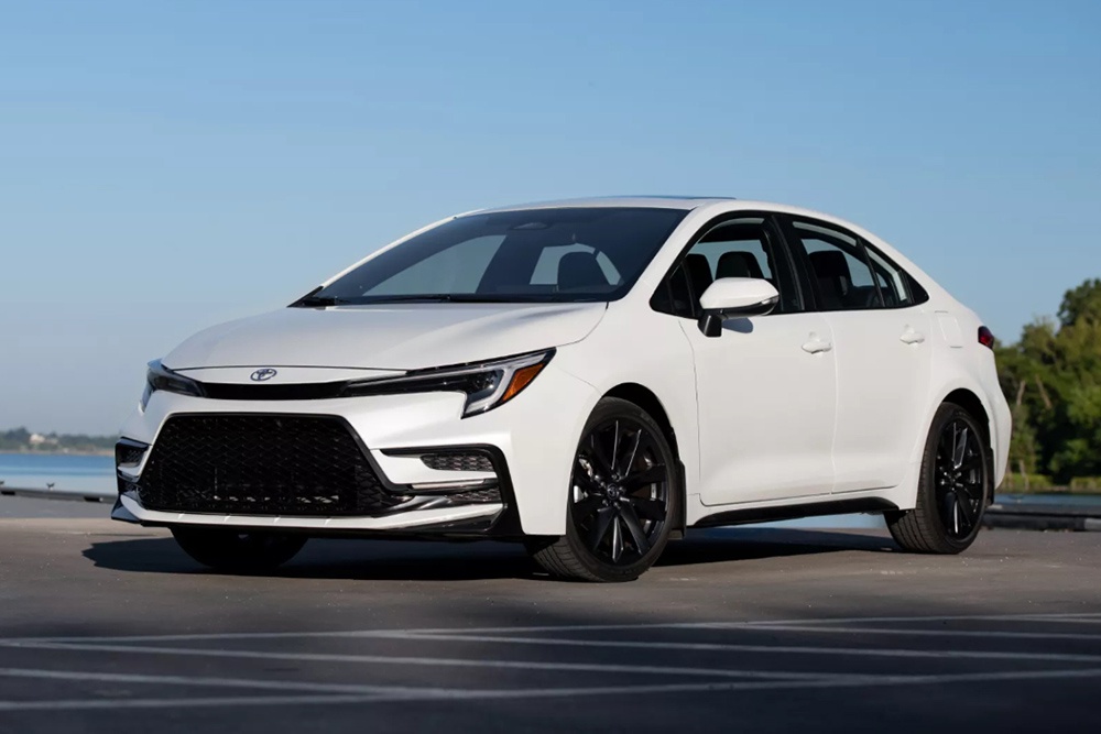 Toyota Corolla обновилась: авто сняли на фото