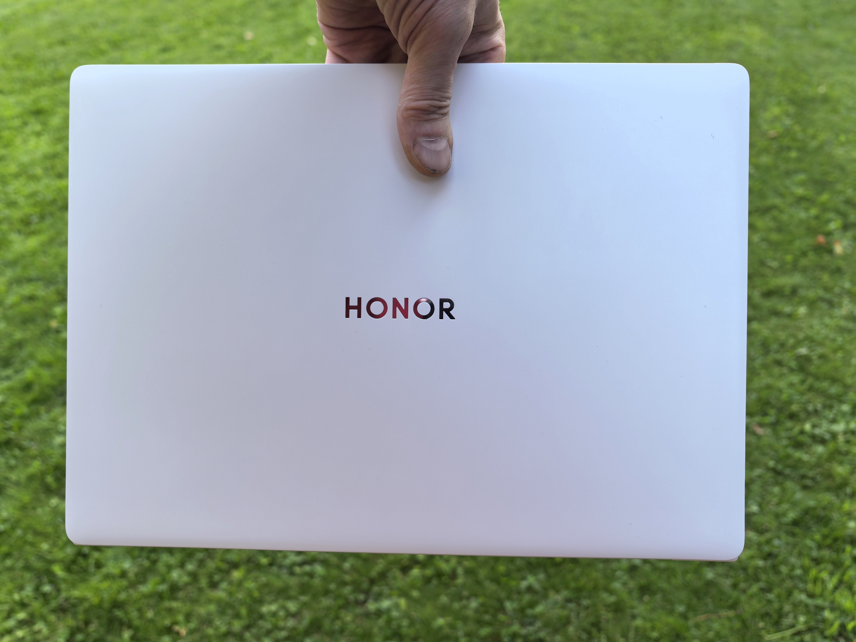 Весь в белом: обзор ноутбука Honor MagicBook Pro 14