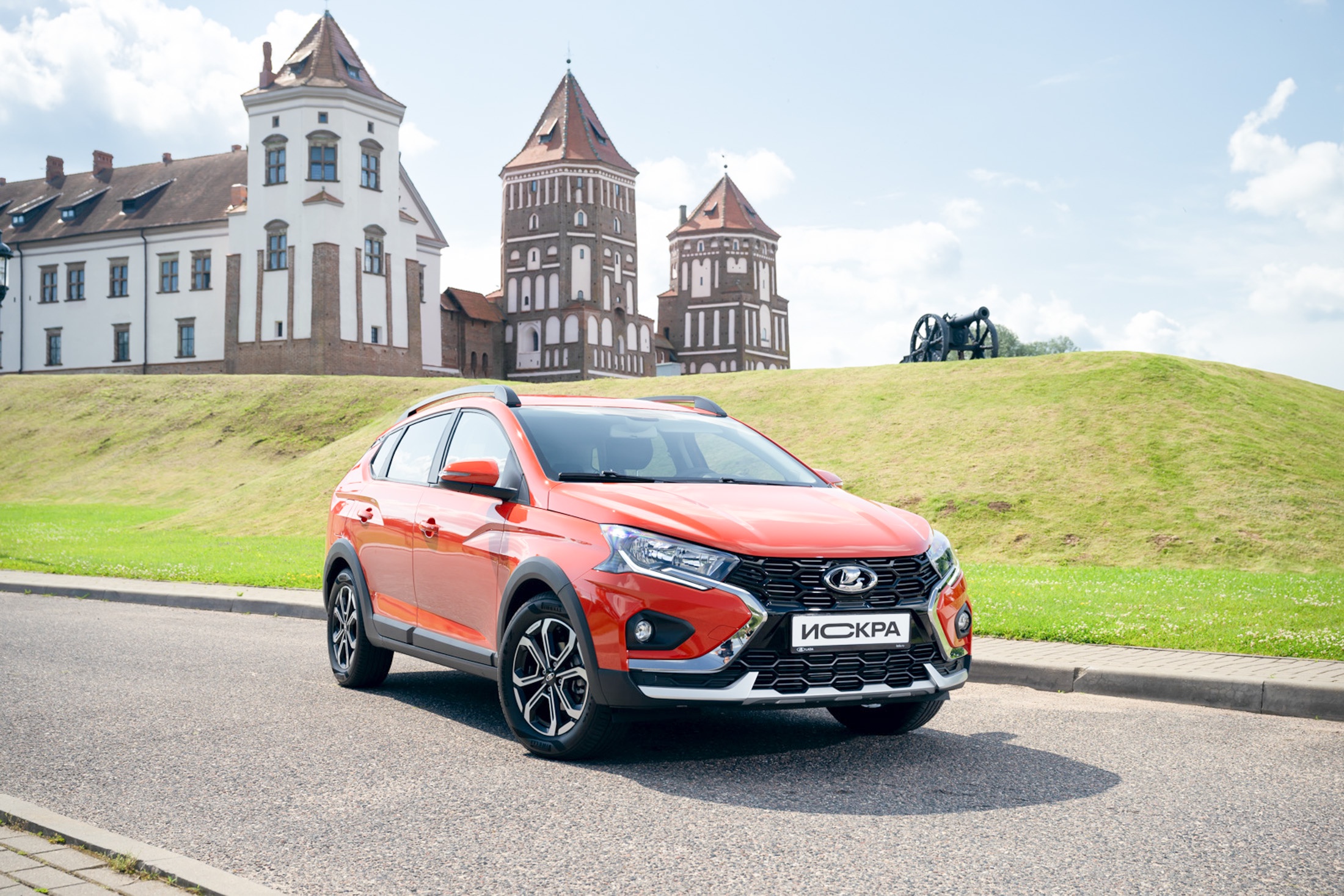 АвтоВАЗ разъяснил ситуацию с дефицитом автомобилей Lada Iskra у дилеров