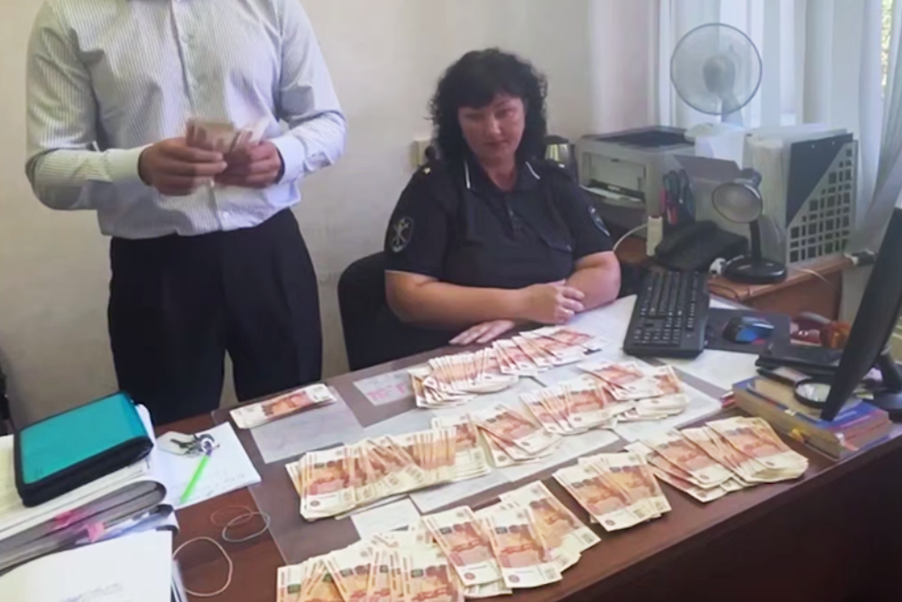 Сибирячка заплатила больше миллиона рублей за освобождение сына из тюрьмы
