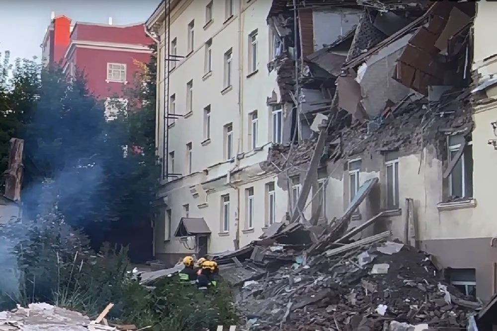 В Уфе с места обрушения пятиэтажки вывезли 100 кубов строительных конструкций