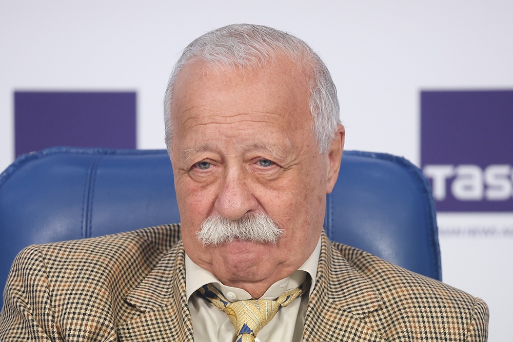 Президент Беларуси поздравил Леонида Якубовича с юбилеем