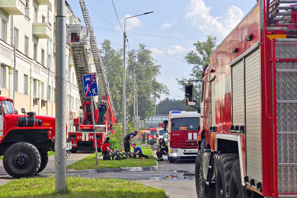 В Балашихе при пожаре в жилом доме погибли житель и сотрудник «Мособлпожспаса»