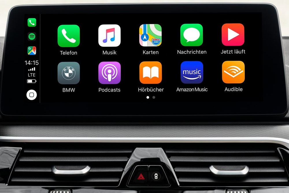 Не прошел проверку временем: автобренды отказываются от CarPlay в своих машинах