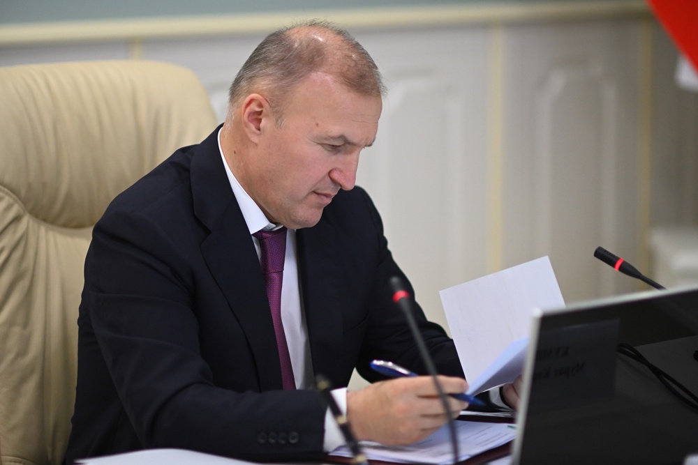 Глава Адыгеи потребовал ускорить ремонт соцобъектов и модернизацию сетей в ЖКХ