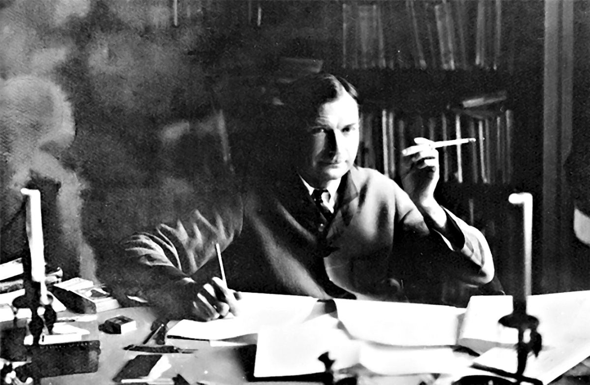 В рабочем кабинете. Ленинград. 1928 год.