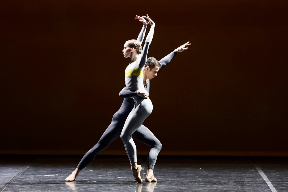 Выразительна лапидарная хореография в новой постановке Игоря Булыцына.