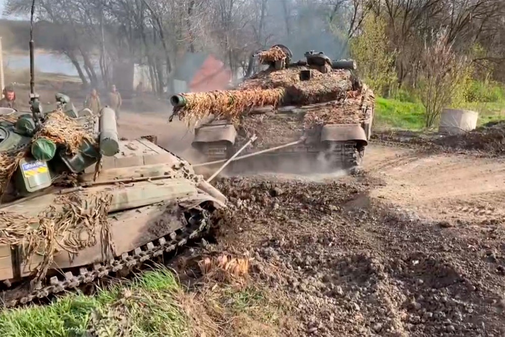 Украинский Т-64 не смог вытянуть однотипный танк
