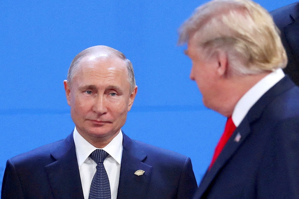 На саммите G20 в Аргентине в 2018 году беседа Путина и Трампа была короткой и прошла "на ногах".