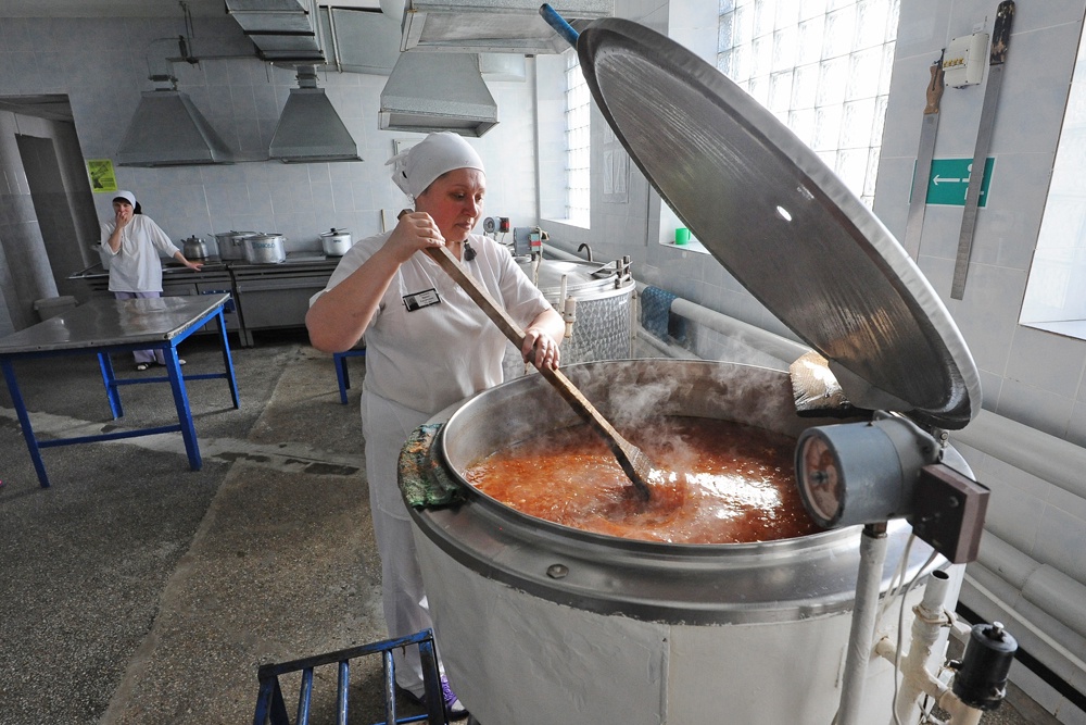 Осужденные к принудительным работам смогут готовить из бесплатных продуктов
