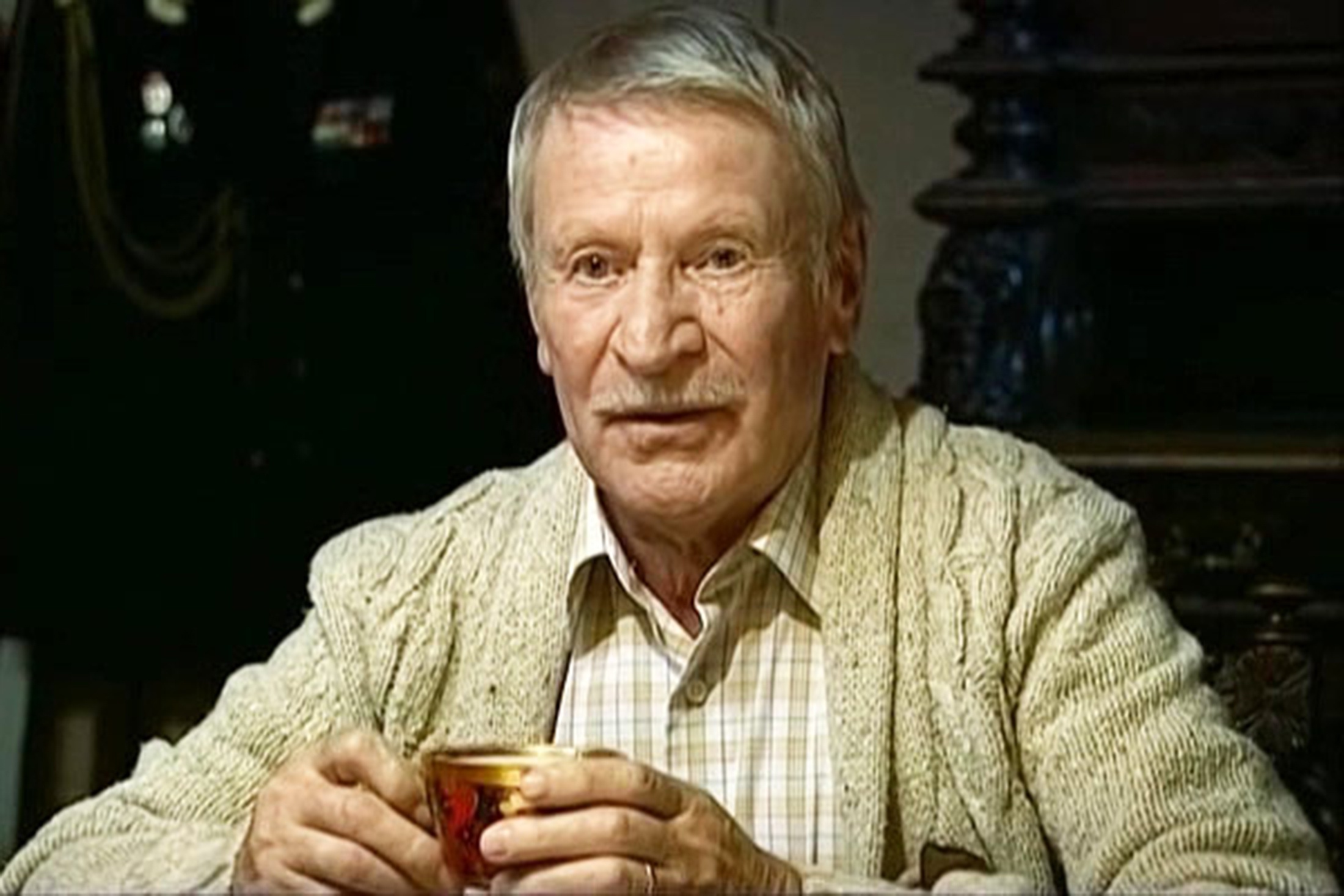 В фильме "Семейный очаг".