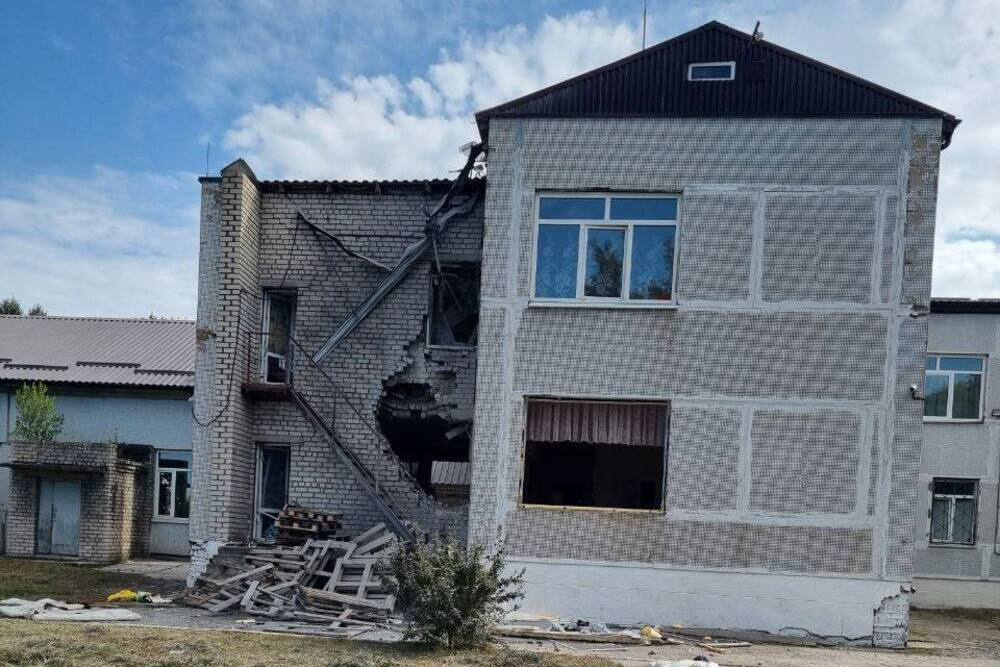 ЛЭП и здание детского сада повреждены в Курской области после атаки БПЛА