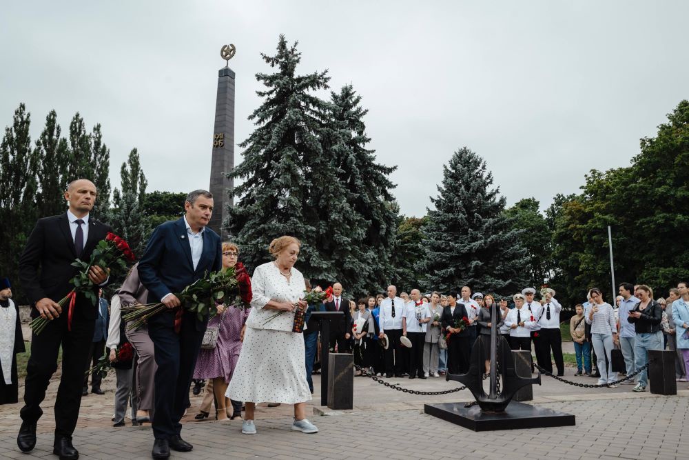Сердце сжимается: В Курске почтили память погибшего 25 лет назад экипажа подлодки «Курск»