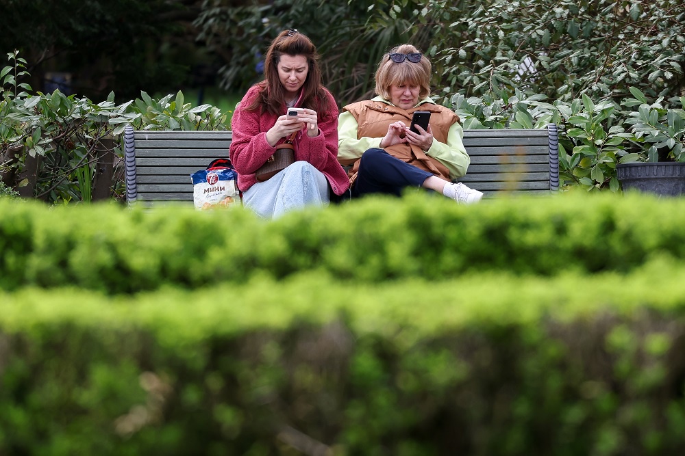 Сегодня особенно востребован продукт, гарантирующий защиту от мошенников. Для этого, к примеру, MAX мог бы предложить режимы "Детский аккаунт" или "Защита пожилых"