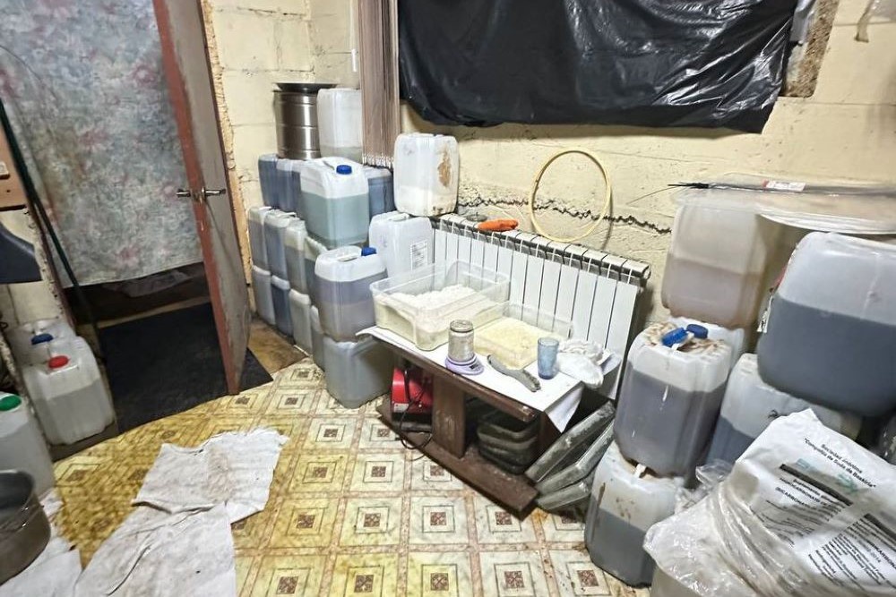ФСБ во Владимирской области изъяла в подпольной лаборатории 4,7 кг мефедрона