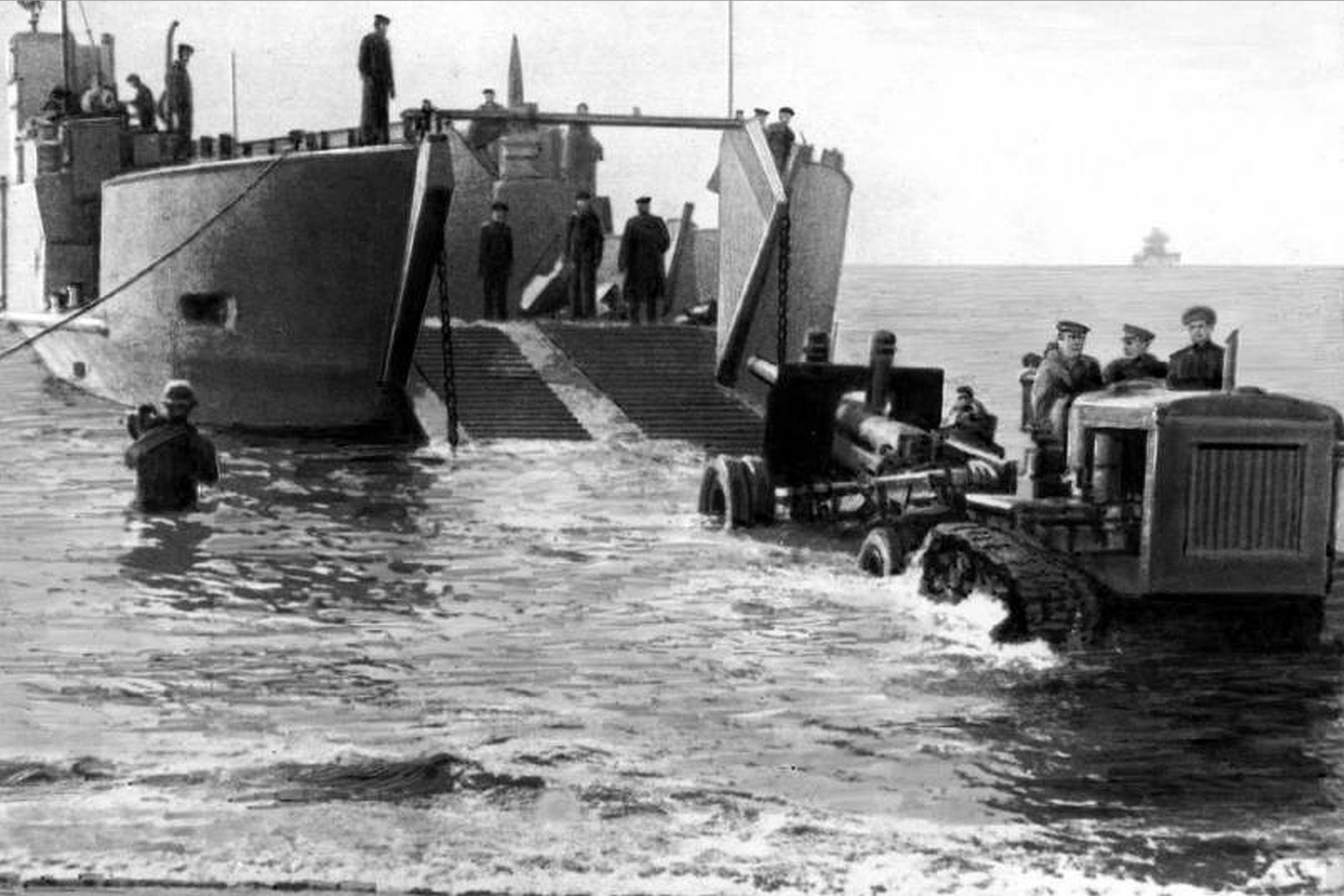 Высадка морского десанта на о. Шумшу. Высадка морского десанта на о. Шумшу.