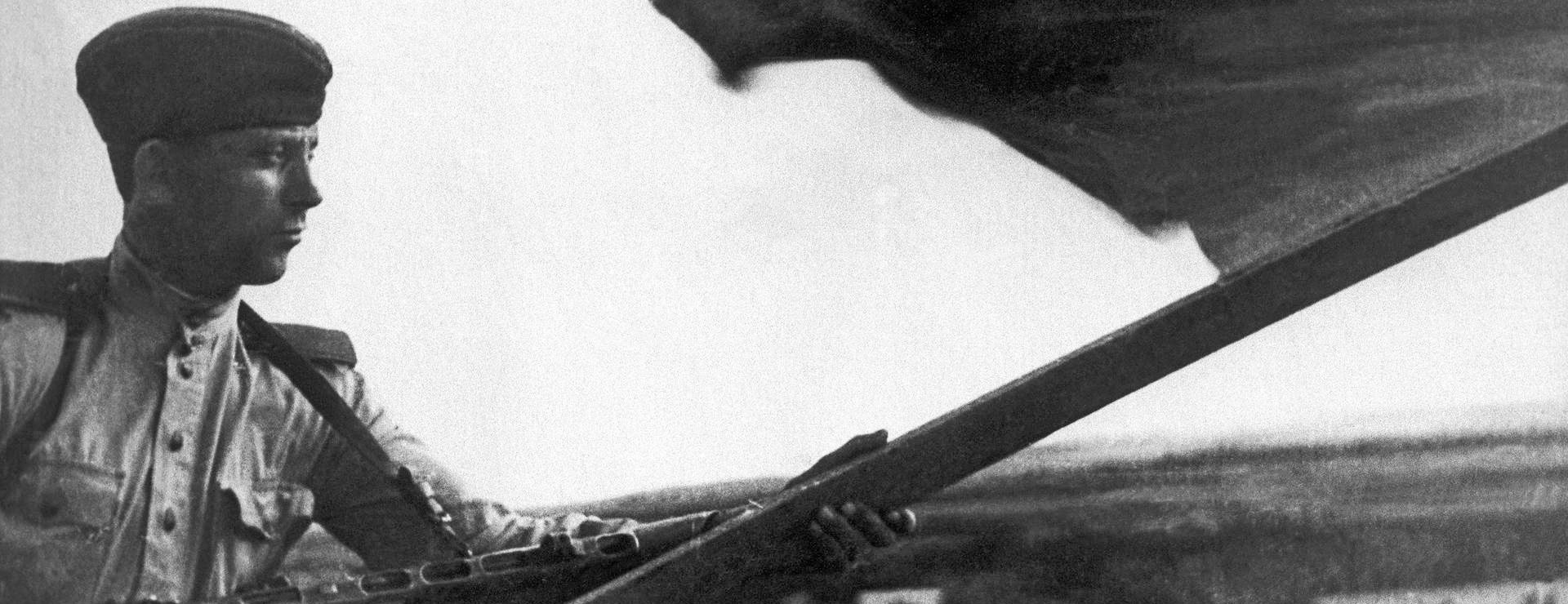 На совещании министров иностранных дел СССР, США и Великобритании в декабре 1945 года было принято советское предложение воссоздать Корею как единое и независимое государство. Однако выработать формулу его образования так и не удалось.