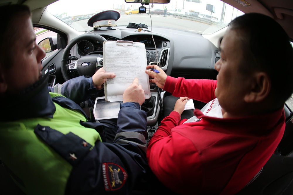 Если инспектор оформляет нарушение на месте, то водителю за прицеп штраф не грозит. Если инспектор оформляет нарушение на месте, то водителю за прицеп штраф не грозит.