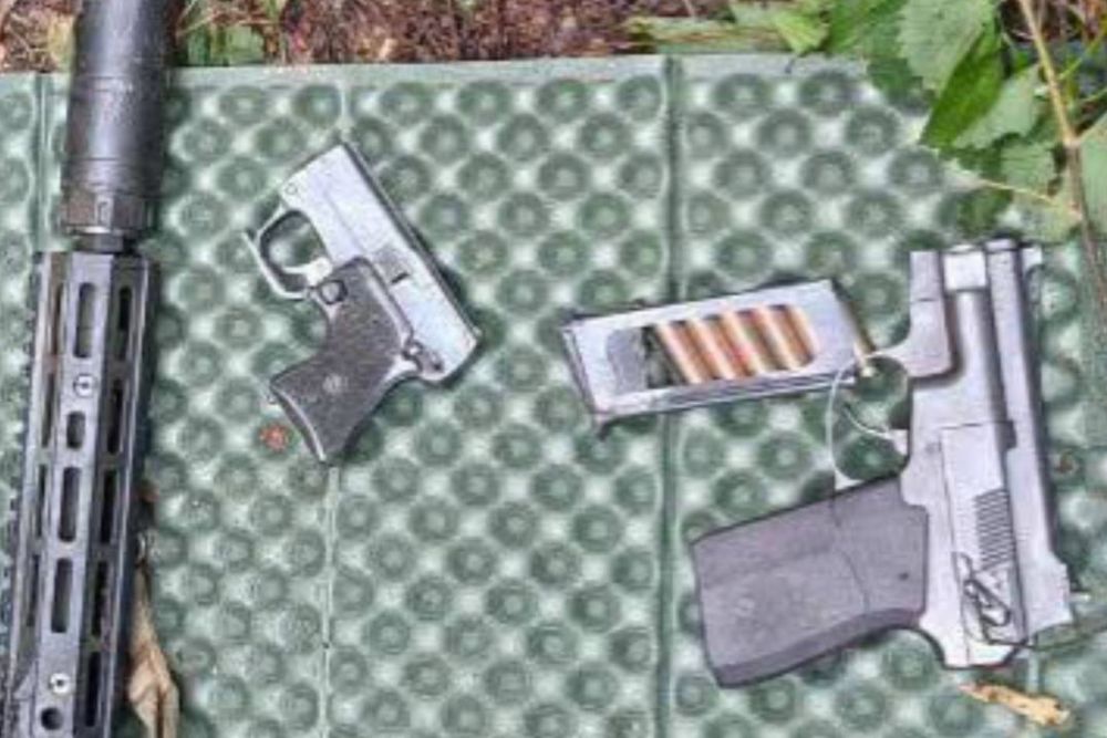 Советские бесшумные пистолеты ПСС и МСП "Гроза" из арсенала украинских деиверсантов.