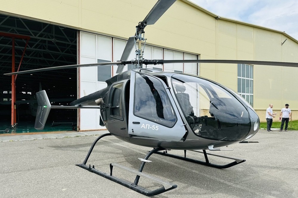 Вертолет способен взлетать и садиться на площадки 15×15 метров даже в горной местности.