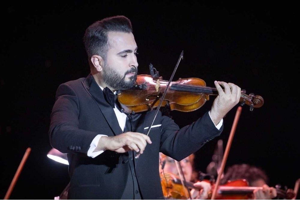 Неоднократный участник Международного фестиваля классического искусства "Каспийские сезоны" в Астрахани иранский скрипач Амин Гафари поделится с юными музыкантами своими секретами исполнительского искусства Неоднократный участник Международного фестиваля классического искусства "Каспийские сезоны" в Астрахани иранский скрипач Амин Гафари поделится с юными музыкантами своими секретами исполнительского искусства