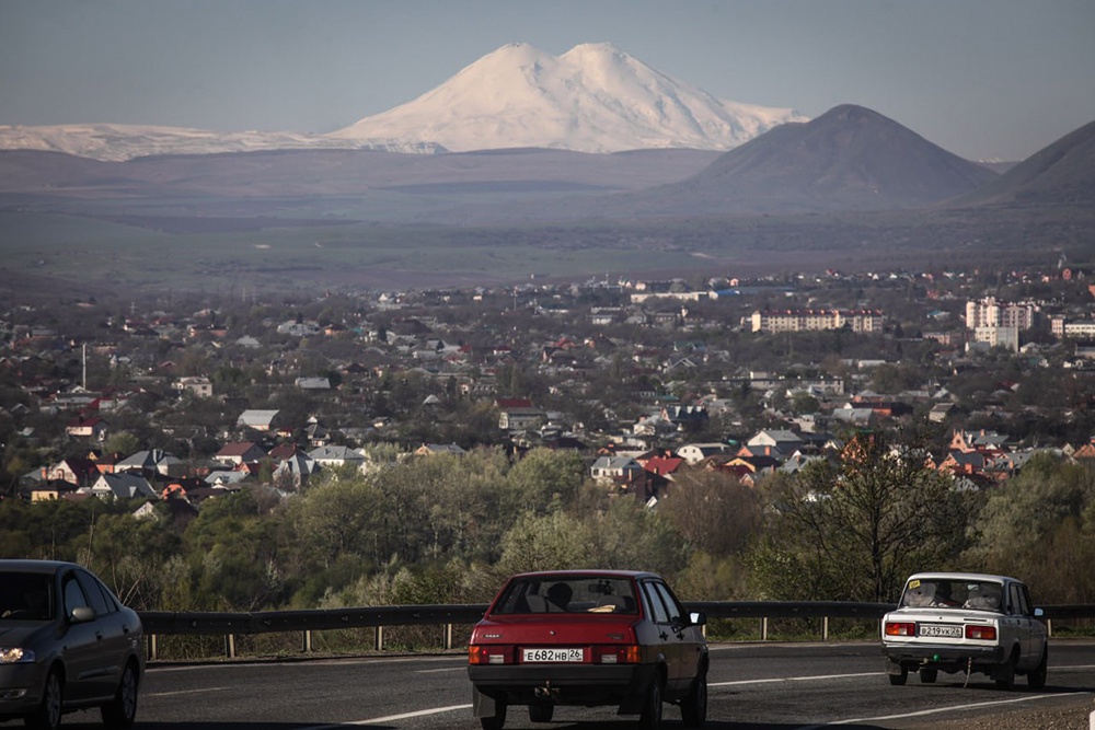 Двуглавый Эльбрус - спящий вулкан, но ученые не исключают его активизации.