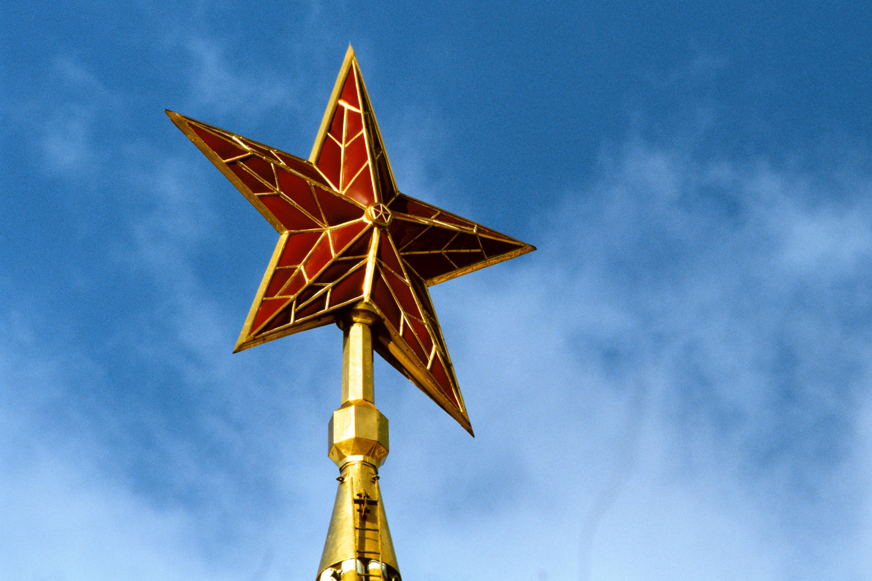Рубиновая звезда на Спасской башне Московского Кремля