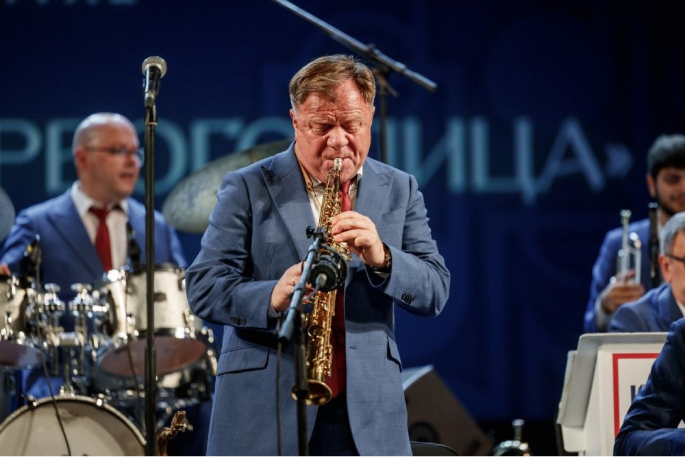 На III Международном буддийском форуме в Калмыкии выступит известный российский саксофонист, Народный артист России Игорь Бутман 