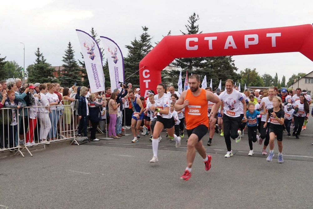 На старт вышли участники от четырех до 80 лет и старше. На старт вышли участники от четырех до 80 лет и старше.