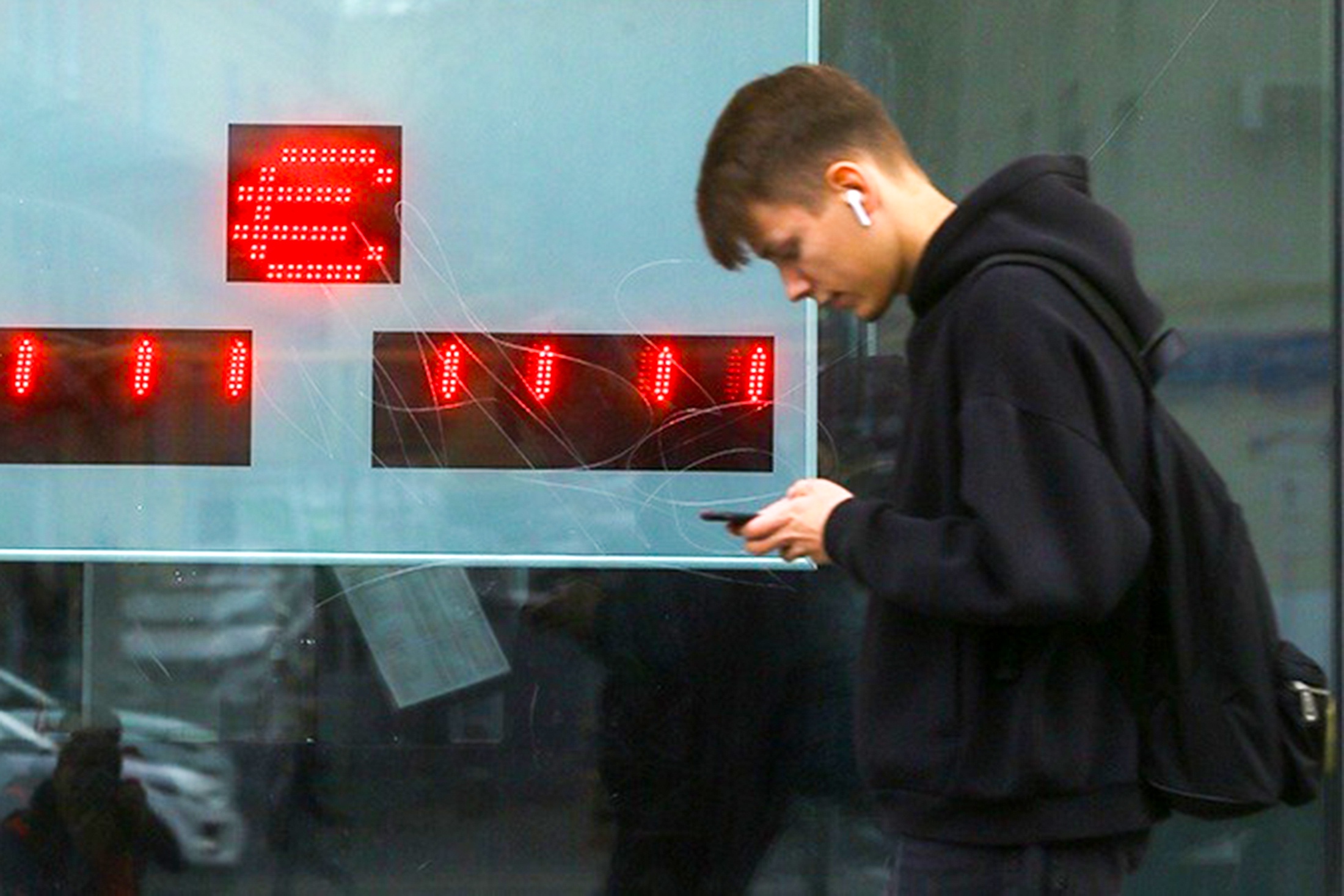 Застывший было на месте курс рубля в сентябре должен заметно обновиться.
