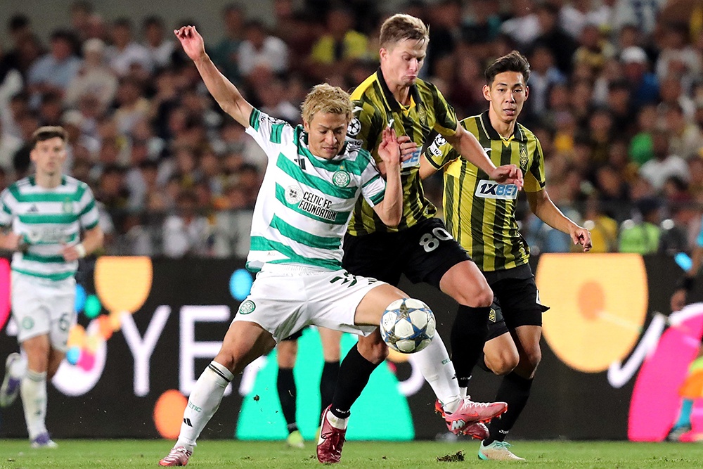 Российский защитник Егор Сорокин (в центре) - важная часть "Кайрата".