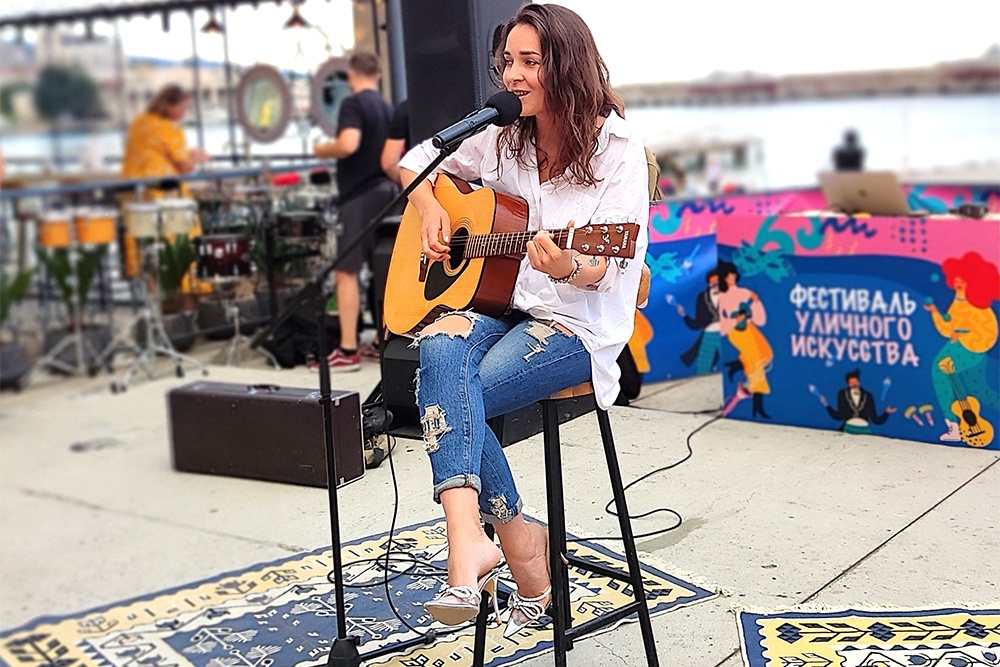 Теперь организаторам выступлений репертуар придется согласовывать с местными властями.