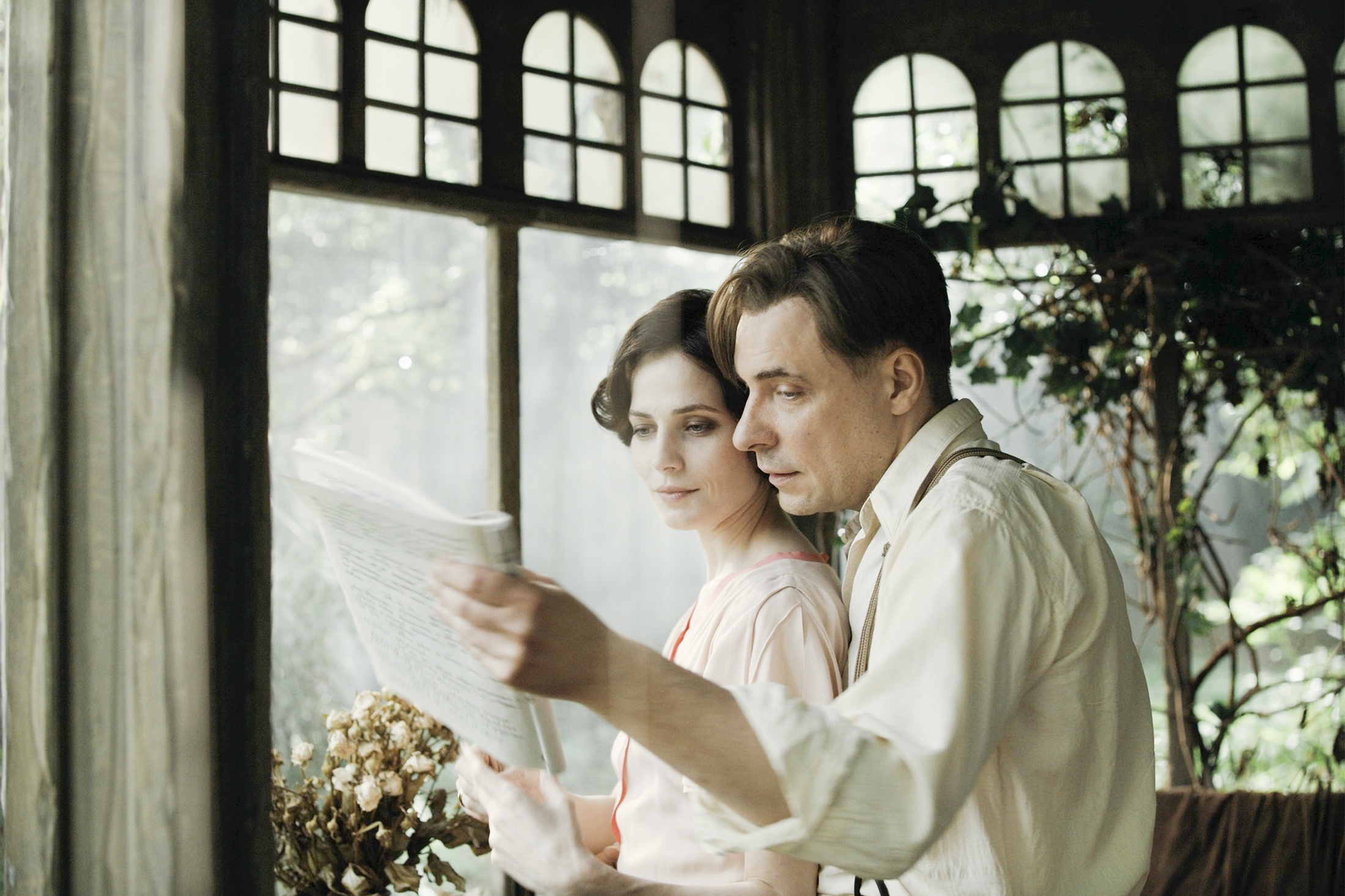 Евгений Цыганов и Юлия Снигирь в ролях Мастера и Маргариты.