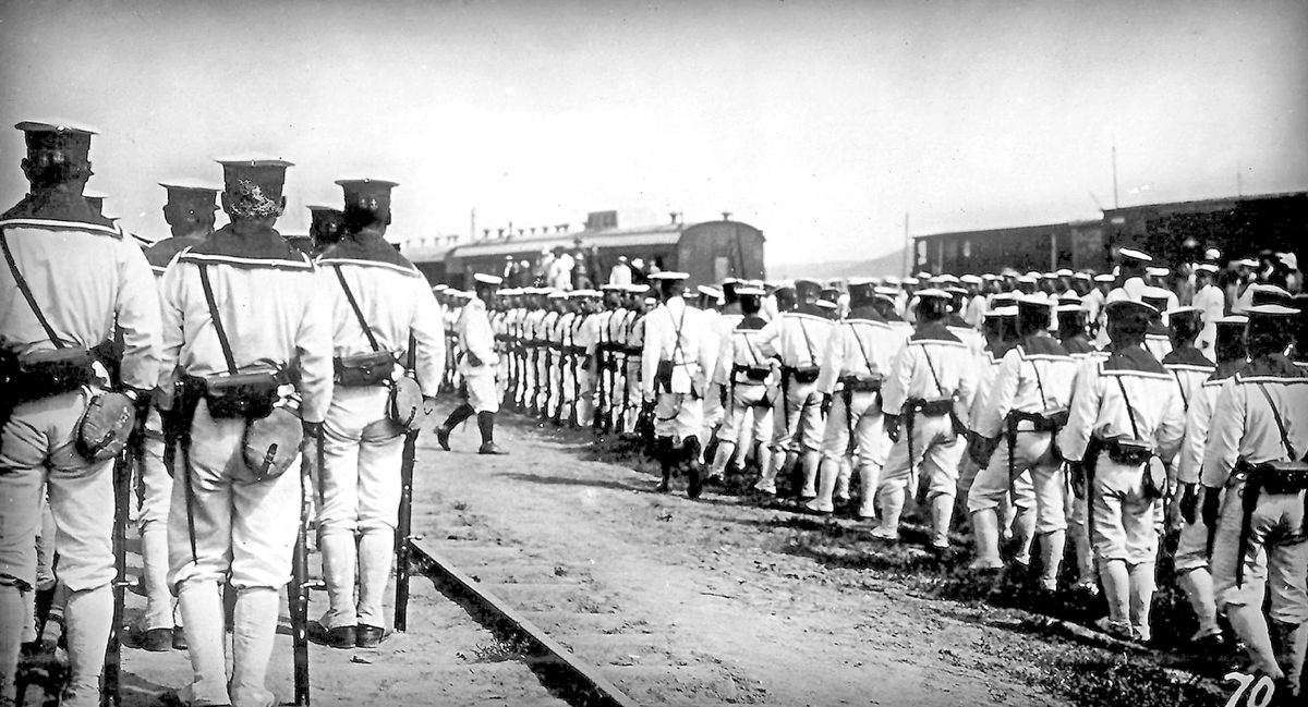 Начало интервенции.Выгрузка японских моряков во Владивостоке. 1918 г.