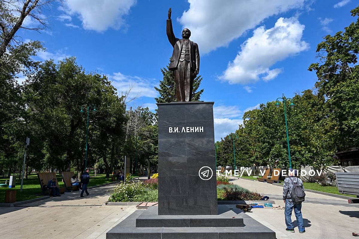 На ремонт памятника Ленину ушло 5 лет. На ремонт памятника Ленину ушло 5 лет.