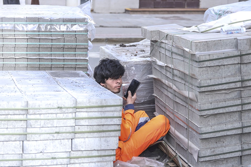 Прежде, чем нанять мигранта, необходимо проверить, имеет ли он право работать в нашей стране.