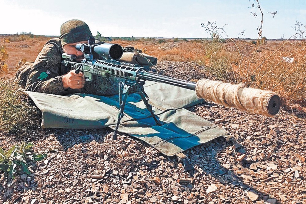 Снайперы, сбивающие дроны, в том числе "Бабу-ягу", в шутку называют себя охотниками за нечистью.