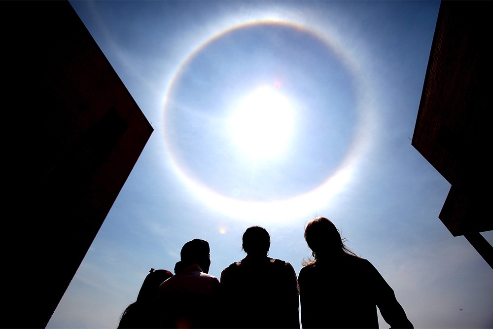 Даже у синоптиков трехдневные прогнозы сбываются лишь с 98-процентной точностью.