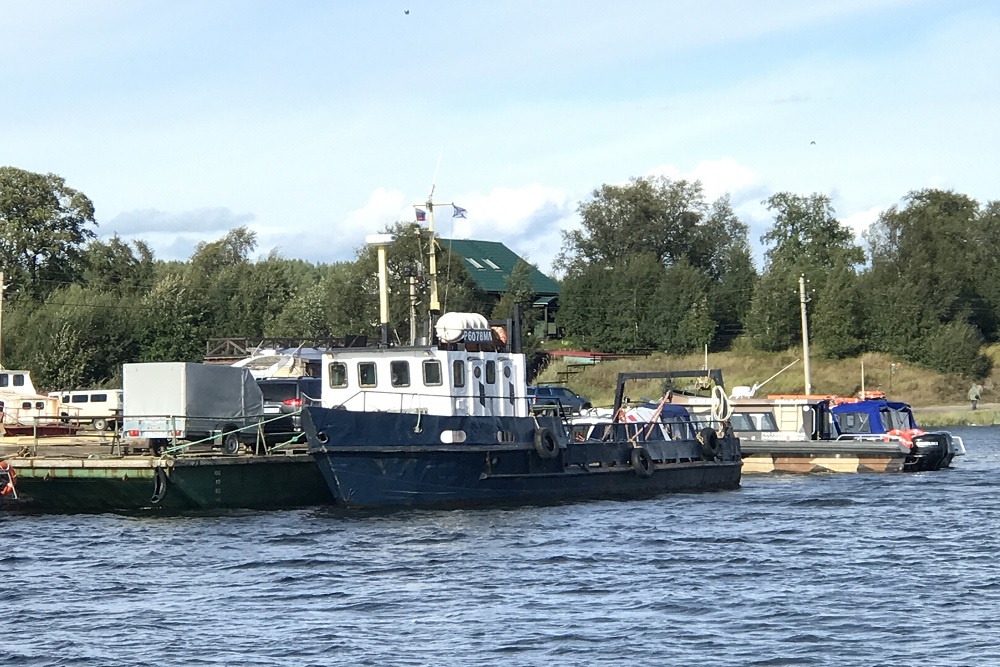 Пока причалы Соловков не соответствуют современным требованиям по приему пассажиров и грузов.