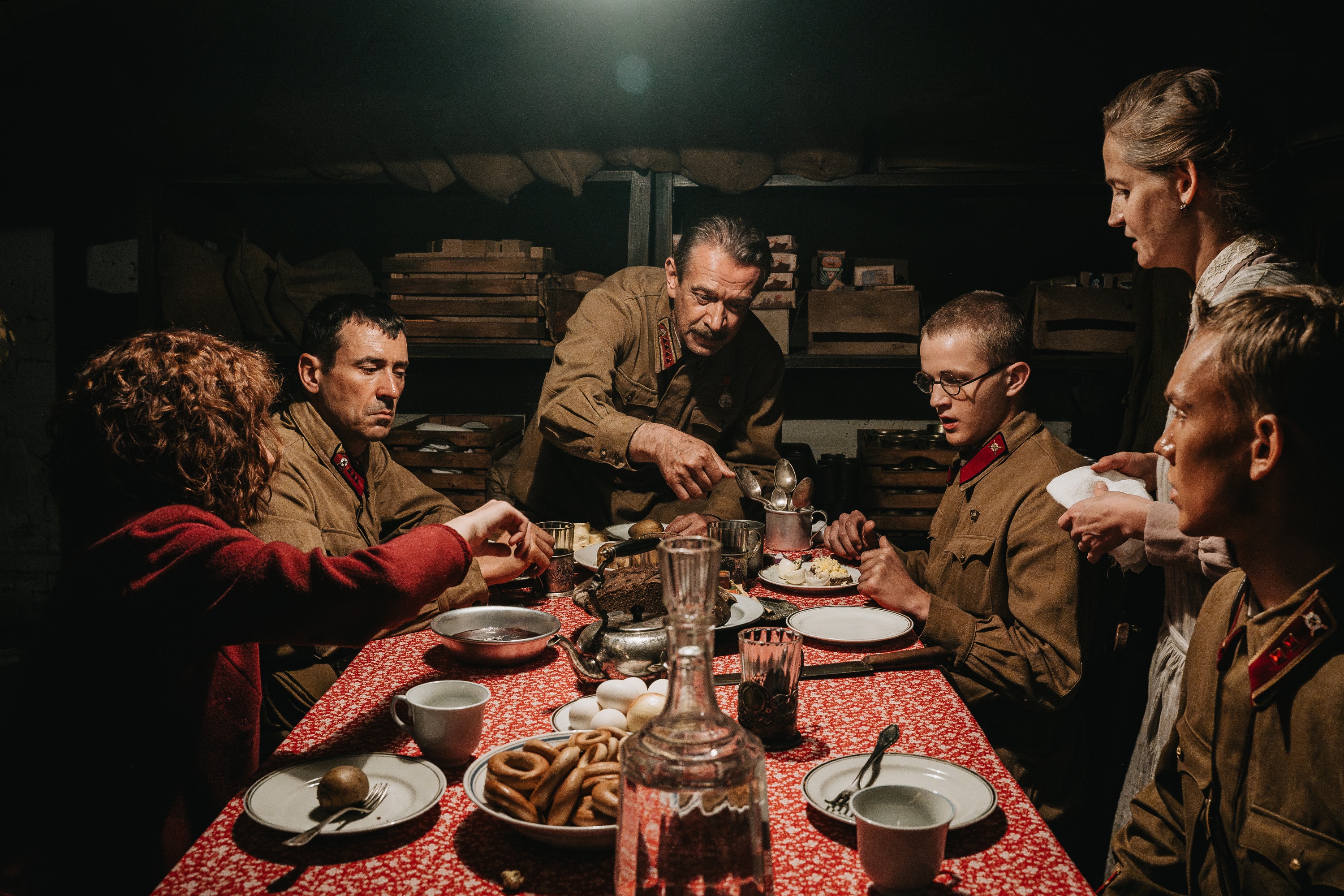 После выхода фильма в Театре Олега Табакова поставят спектакль с кадрами из картины.