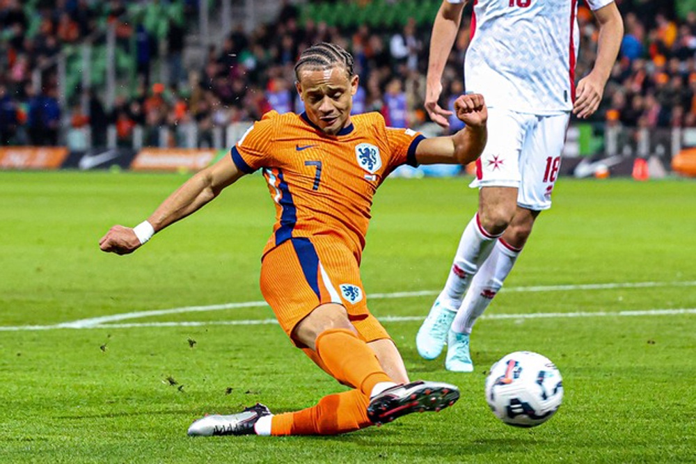 Сборная Нидерландов за два матча квалификации наколотила в ворота соперников десяток мячей.