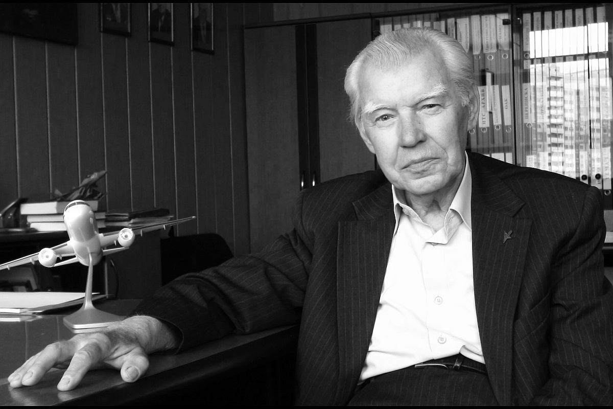 На 91-м году жизни скончался авиаконструктор Юрий Викторович Ивашечкин. На 91-м году жизни скончался авиаконструктор Юрий Викторович Ивашечкин.