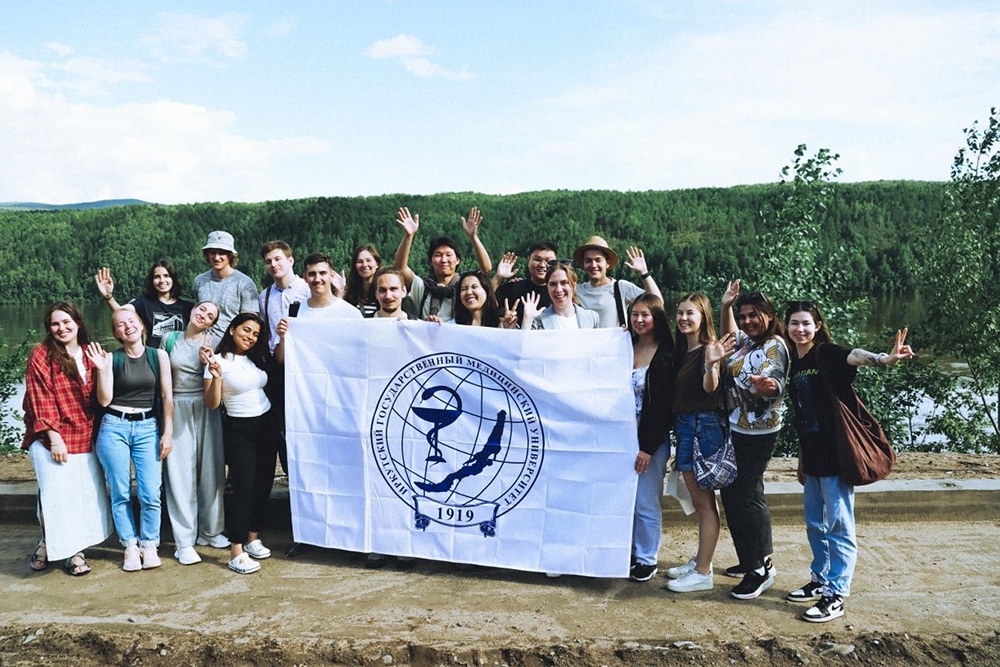 В Бодайбо студенты-медики проконсультировали более 500 человек.