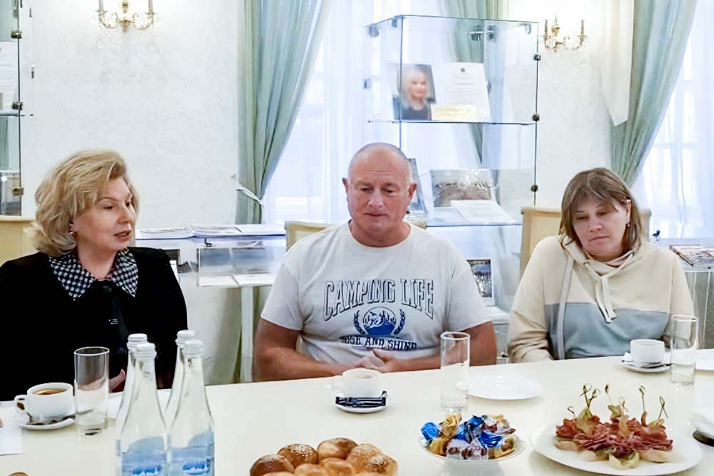 Москва. Дом прав человека. 3 сентября 2025 года. Встреча накануне исторического дня воссоединения разлученных пяти семей из России и Украины.