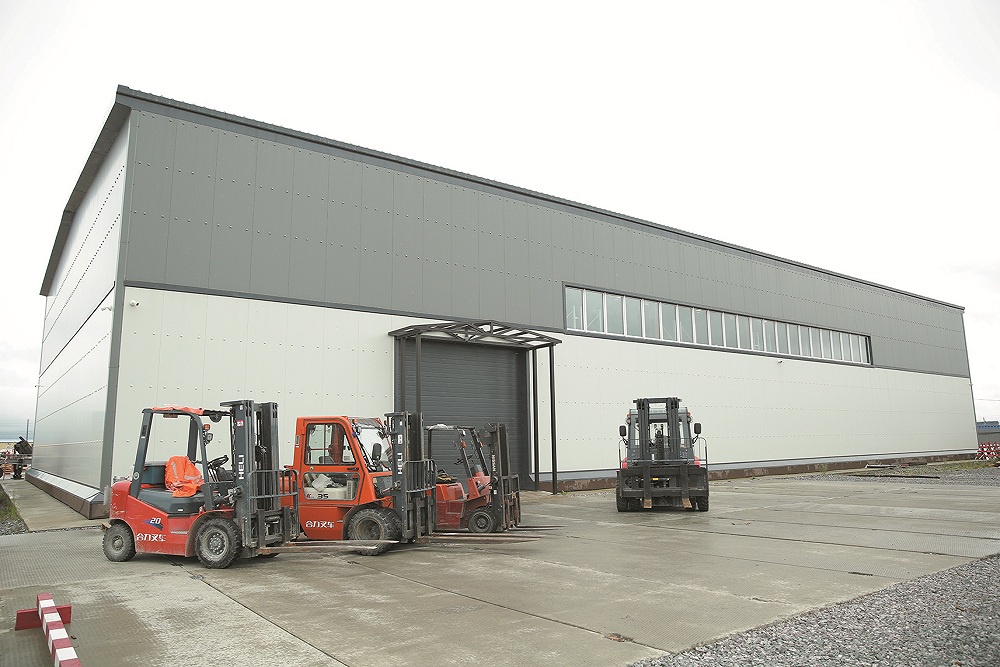 Годовой грузооборот более 25000 тонн и 80000 кубических метров.