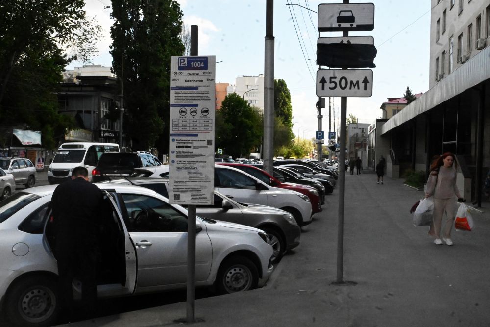 Автомобилисты Саратова новые стенды встречают без радости.