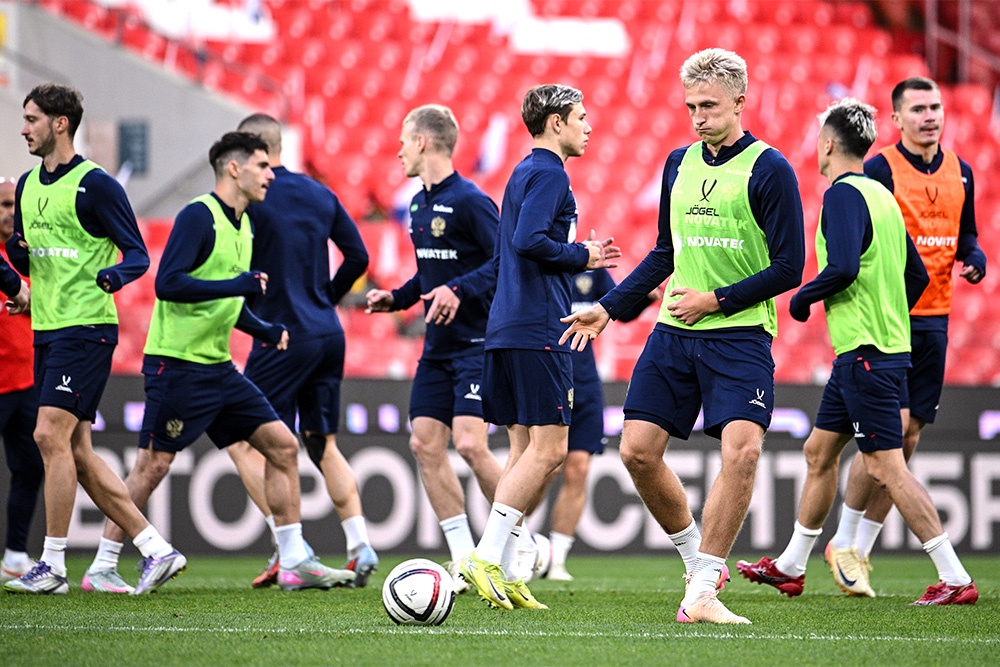 Тренерский штаб сборной вызвал на сентябрьские матчи всех сильнейших игроков страны.