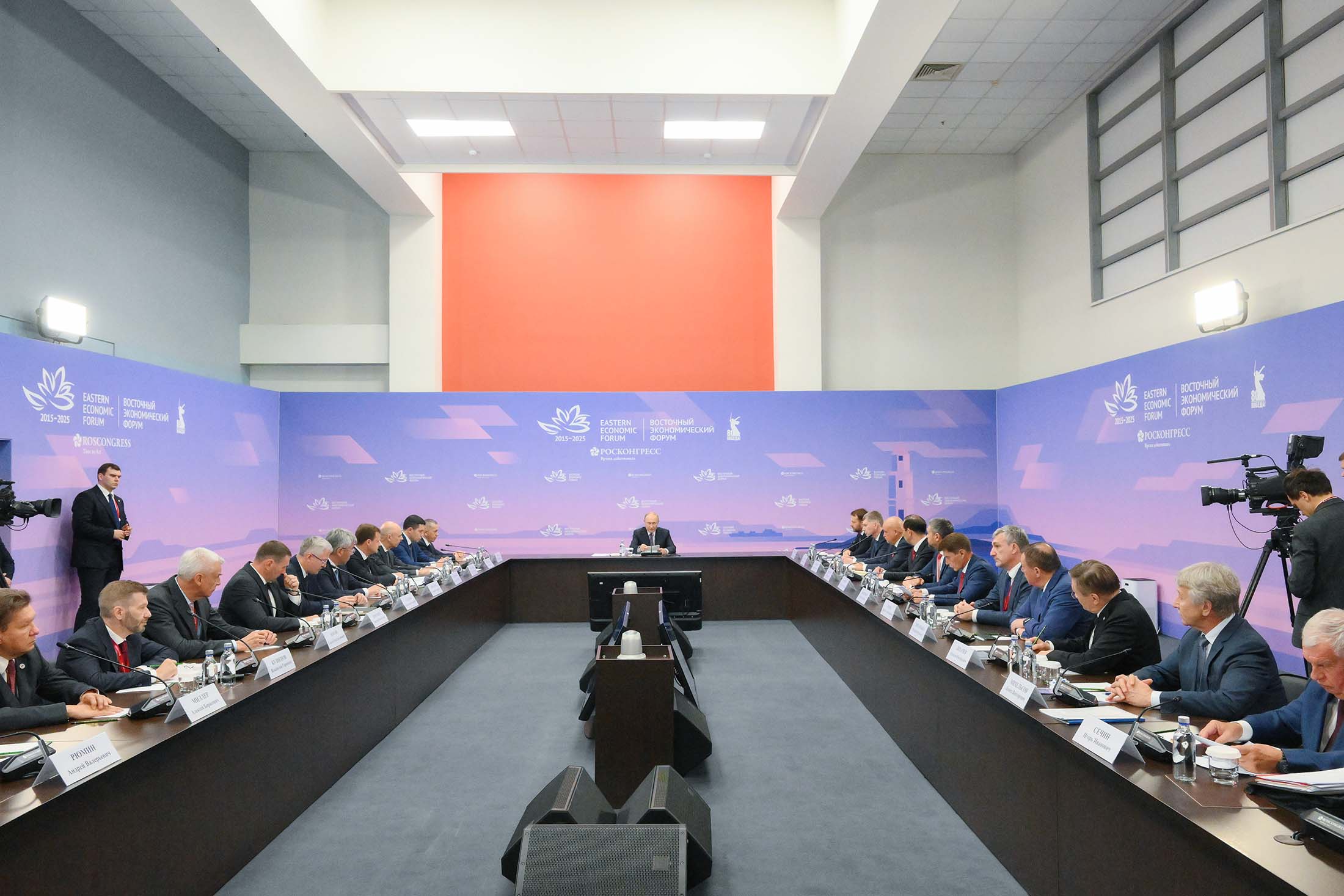 Путин поручил проработать вопрос о строительстве ГЭС на Дальнем Востоке