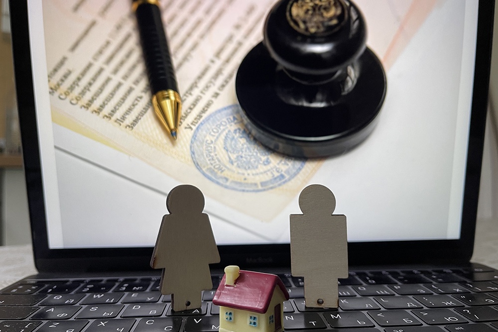 Суд указал: гражданская жена может претендовать на наследство покойного супруга, если докажет, что он ее содержал.