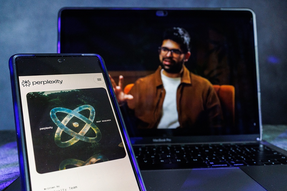 Существует риск монополизации рынка нейросетей в мире.